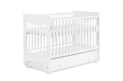 Drewniane łóżeczko dla niemowlaka z funkcją kołyski Luna - biały, 120x60