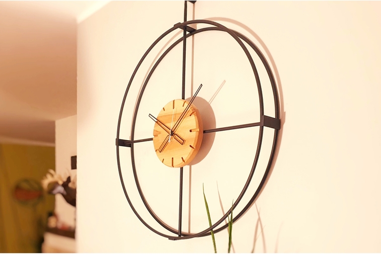 Drewniany zegar ścienny KAYU 12 Olcha w stylu Loft - Czarny - 75 cm