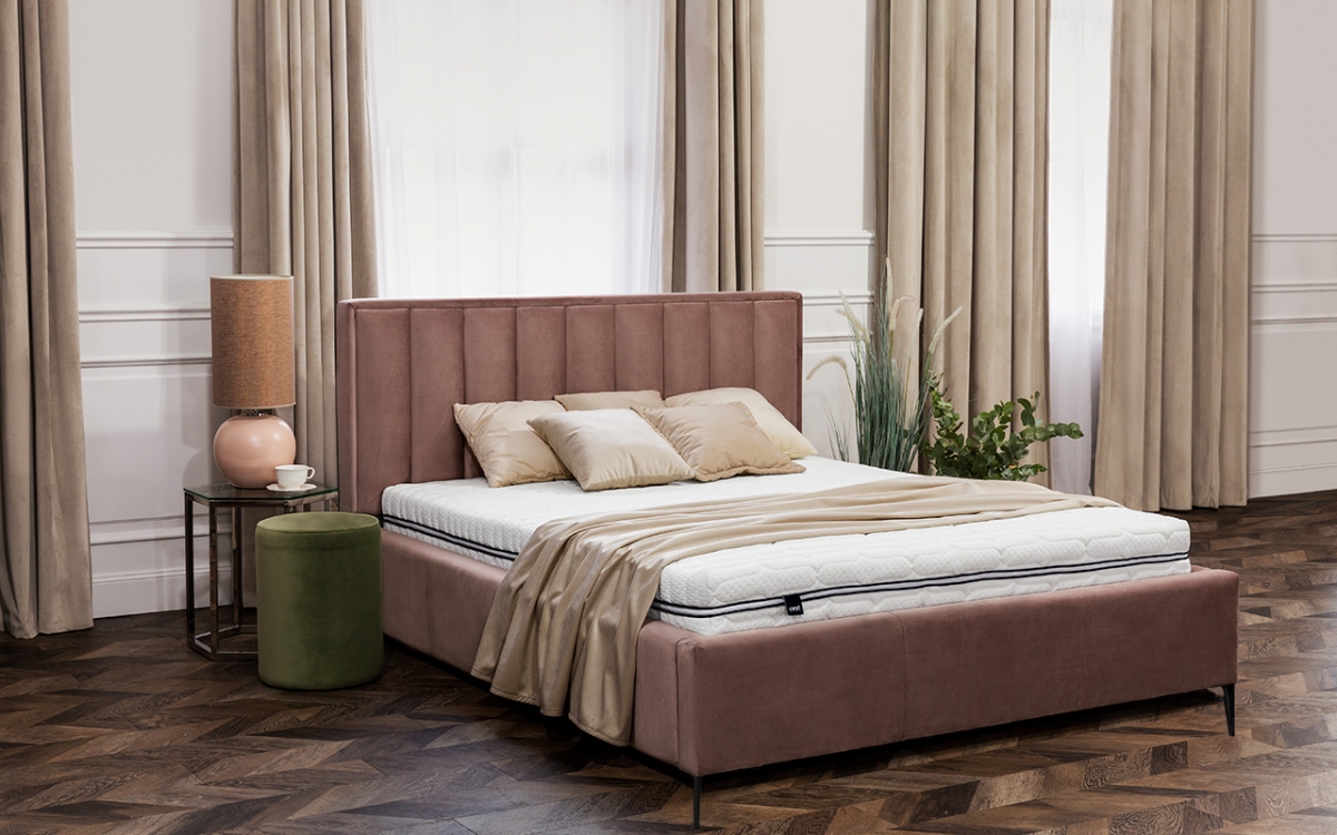 Łóżko tapicerowane sypialniane z pojemnikiem Misel - 140x200, nogi czarne  łóżko tapicerowane z wysokim wezgłowiem 