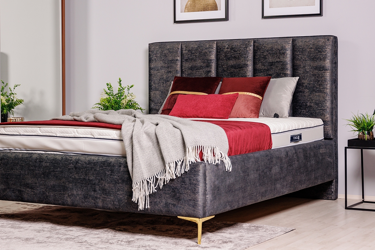 Tapicerowane łóżko sypialniane z pojemnikiem Klabi - 180x200, nogi złote komfortowe łóżko sypialniane Klabi 