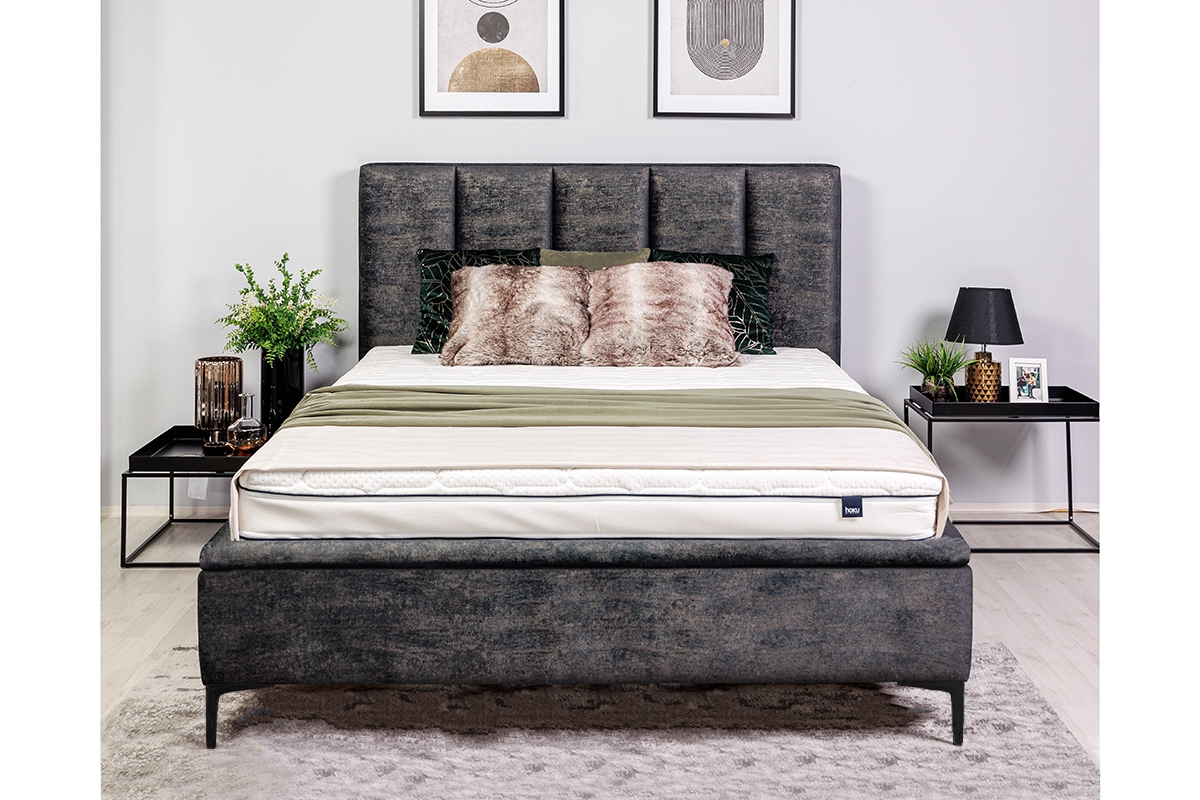 Łóżko sypialniane z tapicerowanym stelażem i pojemnikiem Klabi - 180x200, nogi czarne  łóżko sypialniane z wysokimi nóżkami i wezgłowiem 