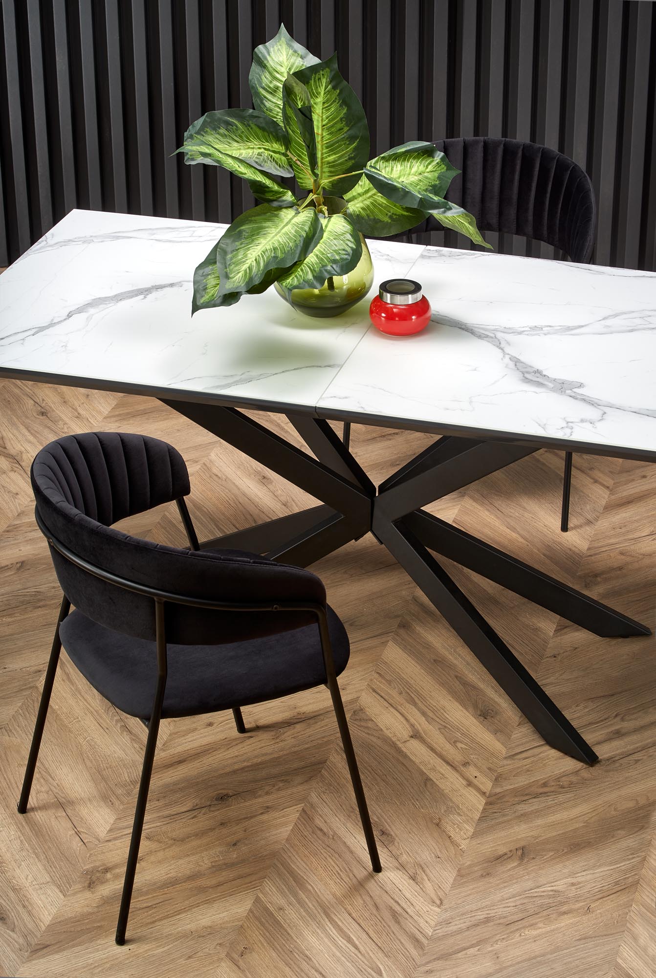 Stół do jadalni Diesel rozkładany 160-200x90 cm - biały marmur / popiel / czarny stół i tapicerowane krzesła