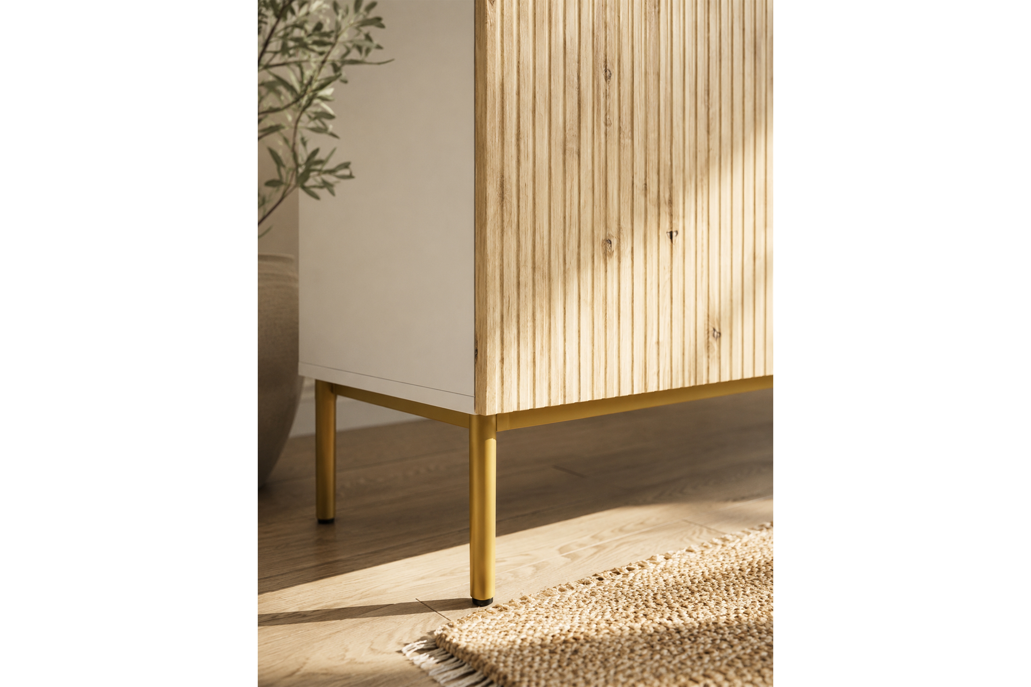 Komoda czterodrzwiowa Nicole 200 cm z szufladami - biały / dąb artisan / złote nóżki