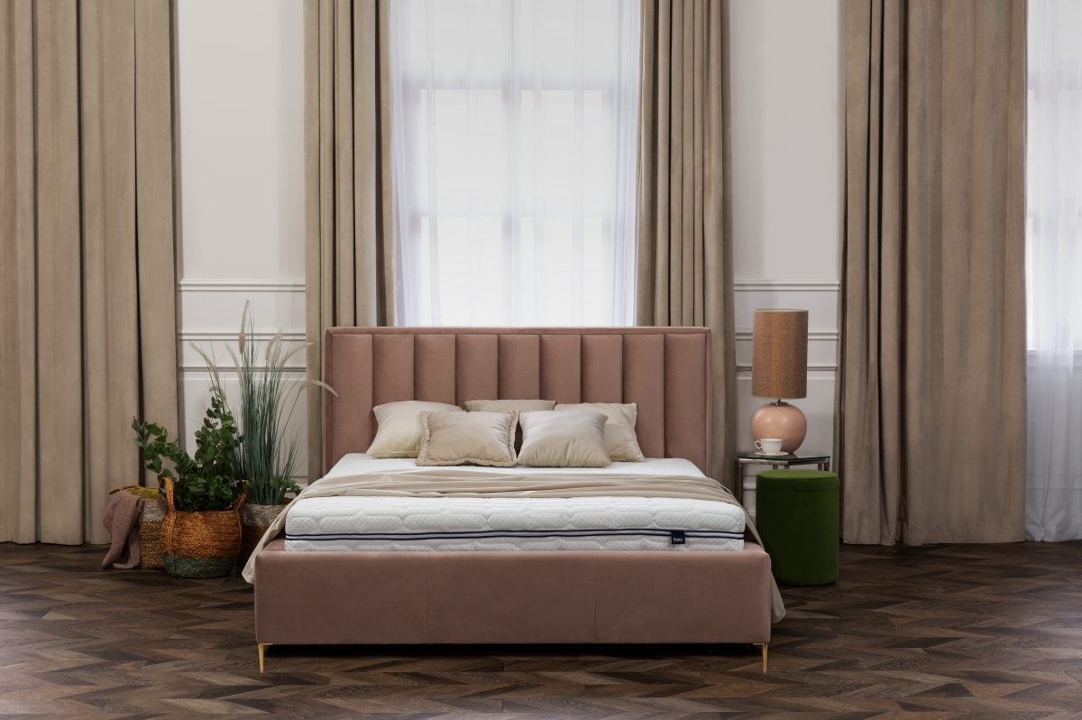 Łóżko tapicerowane sypialniane ze stelażem Misel - 140x200, nogi złote łóżko z metalowymi nóżkami 