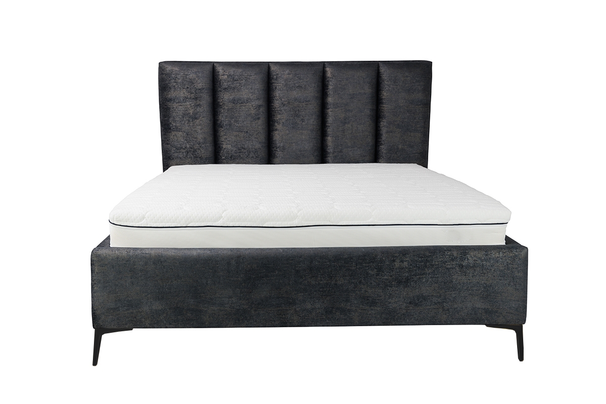Tapicerowane łóżko sypialniane z pojemnikiem Klabi - 180x200, nogi czarne łóżko z wezgłowiem z przeszyciami 