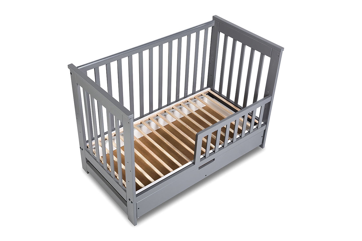 Drewniane łóżeczko dla niemowlaka z szufladą i barierką Iwo - grafit, 120x60 drewniane łóżeczko niemowlęce 