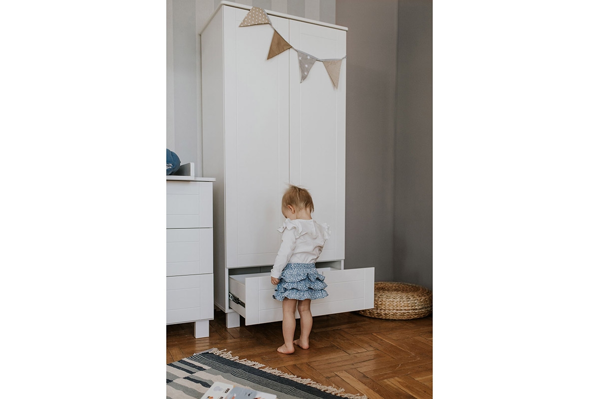 Dziecięca szafa z szufladą Iwo - biały biała szafa do pokoju dziecięcego 