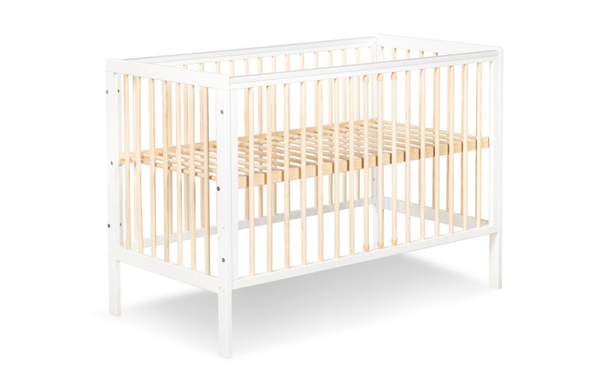 Drewniane łóżeczko dla niemowlaka z barierką Timi - biały/sosna, 120x60 łóżeczko niemowlęce ze szczeblami 
