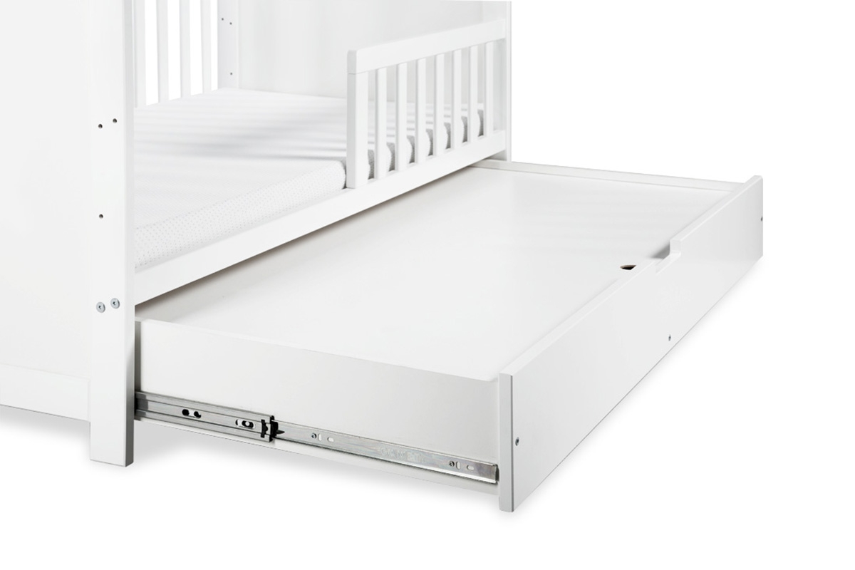 Drewniane łóżeczko dla niemowlaka z szufladą i barierką Marsell - biały, 140x70 szuflada na zabawki 
