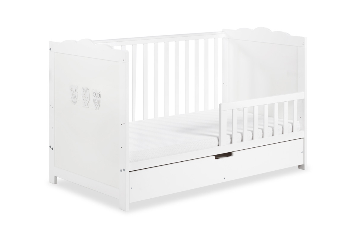 Drewniane łóżeczko dla niemowlaka z szufladą i barierką Marsell - biały, 140x70 tapczanik dziecięcy 
