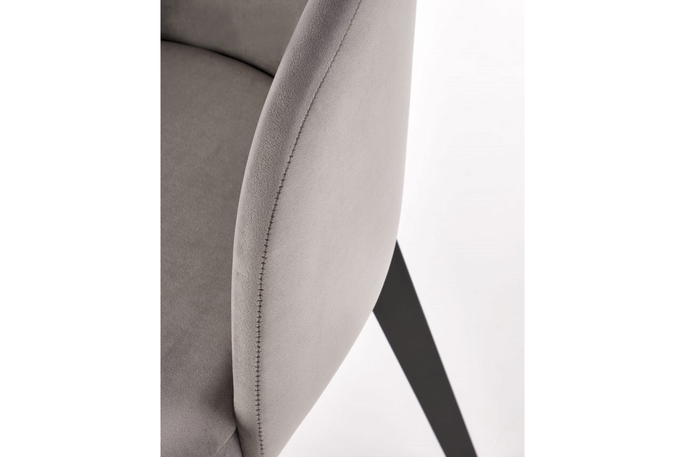 Krzesło tapicerowane Nerevio z drewnianymi nogami - beż / czarne nogi Krzesło tapicerowane Nerevio z drewnianymi nogami - beż / czarne nogi