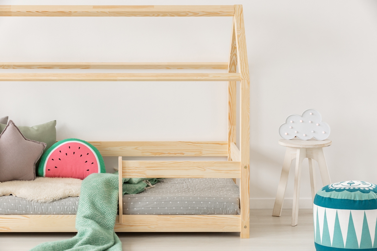 Łóżko dziecięce domek z barierką poziomą Melka  łóżeczko z drewna 