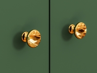 Komoda dwudrzwiowa z trzema szufladami Euras 03 - labrador / złoty zielona komoda ze złotymi uchwytami