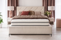 Łóżko sypialniane z tapicerowanym stelażem i pojemnikiem Tiade - 160x200, nogi czarne  jasne łóżko z czarnymi nóżkami o wysokości 14 cm 