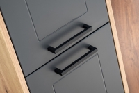 Wysoka szafka do łazienki Madera Grey 800 - Grafit / Dąb Artisan szafka z czarnymi uchwytami 