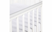 Drewniane łóżeczko dla niemowlaka z barierką Timi - biały, 120x60 łóżeczko z silikonowymi nakładkami 