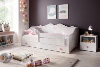 Dziecięca szafka nocna z kolorowymi uchwytami Nelly - biały białe dziecięce łóżko i szafka nocna