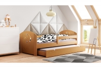 Łóżko dziecięce drewniane wyjazdowe Stars - Moon DP 021 Certyfikat łóżko z panelami tapicerowanymi na ścianie